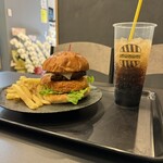 SHIMAUMA BURGER 宇治 - ザ淡路牛プレミアムバーガーとクラフトコーラ