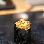 鮨割烹ひなかの - 赤ウニ軍艦