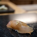 鮨割烹ひなかの - シマアジ漬け