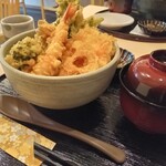 白花咲々 - 日替わり天丼¥660-　全景