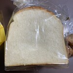 ベーカリートラ - 食パン