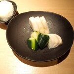 焼鳥 おみ乃 - おろし + 漬物