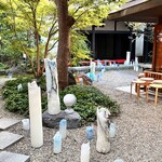 Terakafe Cha Niwa - 枯葉や枝を混ぜ込んだ大きなキャンドル