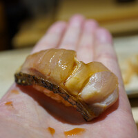 鮨 西崎 - 手渡しでいただきます