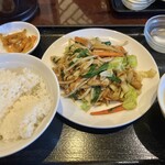 Tempu Jou - ランチ 鶏肉と野菜の黒胡椒炒め（900円）