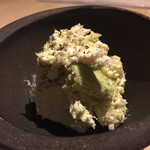 Avocado white dressing with homemade tuna and cheese