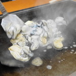 大木屋 - 2013.11 三陸産の牡蠣を鉄板へ