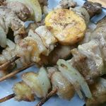 鳥源 - もつ串焼き１０本