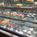 ル・クール - ケーキのディスプレイ