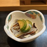 寿し辰 - 太めに切られて歯応え抜群のくらげポン酢。