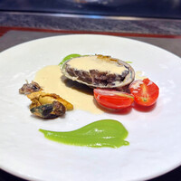 鉄板焼き 表参道 - 鮮魚
                    活け鮑の鉄板焼き