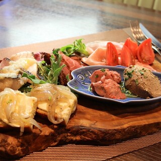 2件目利用にも最適。お酒のあてにピッタリなメニューも充実