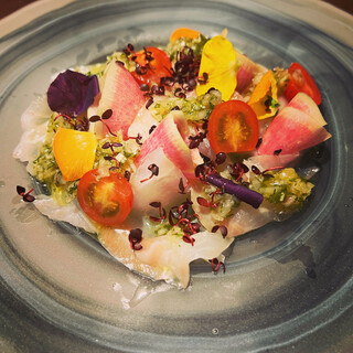 こだわりのメイン料理や店舗で手作りしているパスタ