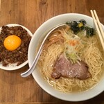 ひるがお - 塩らーめんと赤の他人丼