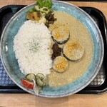 キミノズカフェ - サラサラッとしたテクスチャーにスパイスたっぷりのグリーンカレーです。美味しい！