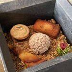 レヴォ - ◯プティフール５種入りの箱