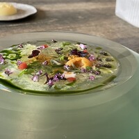 レヴォ - ◯岩魚
                      岩魚の出汁ジュレ、雲丹、じゅんさい、馬鈴薯ソース、モロヘイヤ、大葉オイル、梅肉ソース紫蘇など