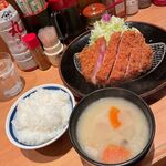 とんかつ檍 - 特ロースかつ定食(300g)3豚汁も具沢山でレベルが高い！