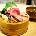 牡蠣と海鮮丼 ふぃっしゃーまん亭 - 料理写真:ふぃっしゃーまん丼