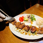 Ceyhan - シシケバブ　羊肉が柔らかいけど食べ応えあり　お店の方が串から外してくれる