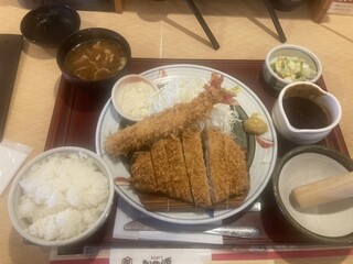 Tonkatsu Katsugen - 大エビ付きロースカツランチ　1320 味噌タレオプション