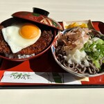 十阡萬 - ソースカツ丼（目玉焼きトッピング）と越前そば。