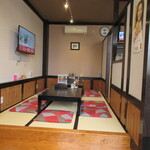 かつじゅん - 内観　小上がり