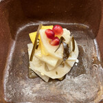 赤坂 菊乃井 - 昼懐石１５７３０円。柿と蓮根なます。いつもより酸味がきついような。。。柿、梨は味付けなしの方が良いかな。。。