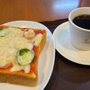 SAN-HITORI - ピザトーストセット(税込418円)
                ①ピザトースト
                厚切りトーストを使った手作り感のあるピザ、ボリュームがあり、穏やかな味わい
                お飲み物(セットドリンク)①HOT珈琲