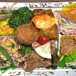 サクラ テーブル - 総菜盛合わせ