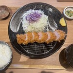 Tonkatsu Bumpuku - 棒ひれ定食 2490円