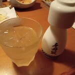 Sushi Izakaya Yataizushi - シャインマスカット酒(ロック)・日本酒 辛丹波(小)