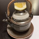 Haginoyado Tomoe - 椀変り（土瓶蒸し）お猪口の上には酢橘