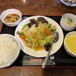 福縁酒家 - ■ランチ　八宝菜定食￥850（ライス大盛り）