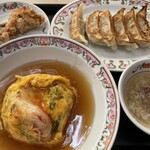 餃子の王将 - 天津飯セット(天津飯、餃子1人前、鶏の唐揚2個、スープ)