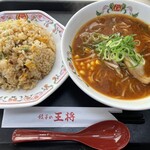 餃子の王将 - 日替りランチ(火曜日:チャーハン、味噌ラーメン)