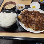 肉料理の店 松の家 - ジャンボビフカツ定食(ご飯大)