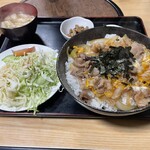 肉料理の店 松の家 - 牛丼(大盛)