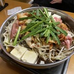 たつ屋 - ホルモン鍋2人前