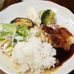 キッチン ブルー グローブ - ２度目のご飯、サラダ乗せ