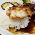 キッチン ブルー グローブ - ご飯の上にも真鯛ポワレ