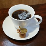 キッチン ブルー グローブ - ミルクを入れます