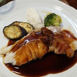 キッチン ブルー グローブ - 真鯛ポワレは大きいですね！