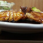 キッチン ブルー グローブ - 真鯛ポワレは厚いめ