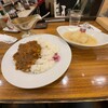 Akashia - カレー美味いです。肉にもう少しボリュームあるといいんだけど、ロールキャベツと一緒に食べる想定だからなのでしょう。