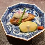 Ji-Cube - 鮭ハラスのスモーク 葱ソースがけ 柚子胡椒