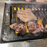 ホルモン焼肉 肉の大山 - 