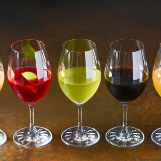 アルコールだけでなく、特製ドリンク等もご用意しております。