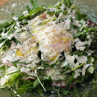 温玉とペコリーノロマーノのシーザーサラダ