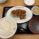 Oosaka Oushou - ニンニク餃子+ライス(大)セット　計750円税込